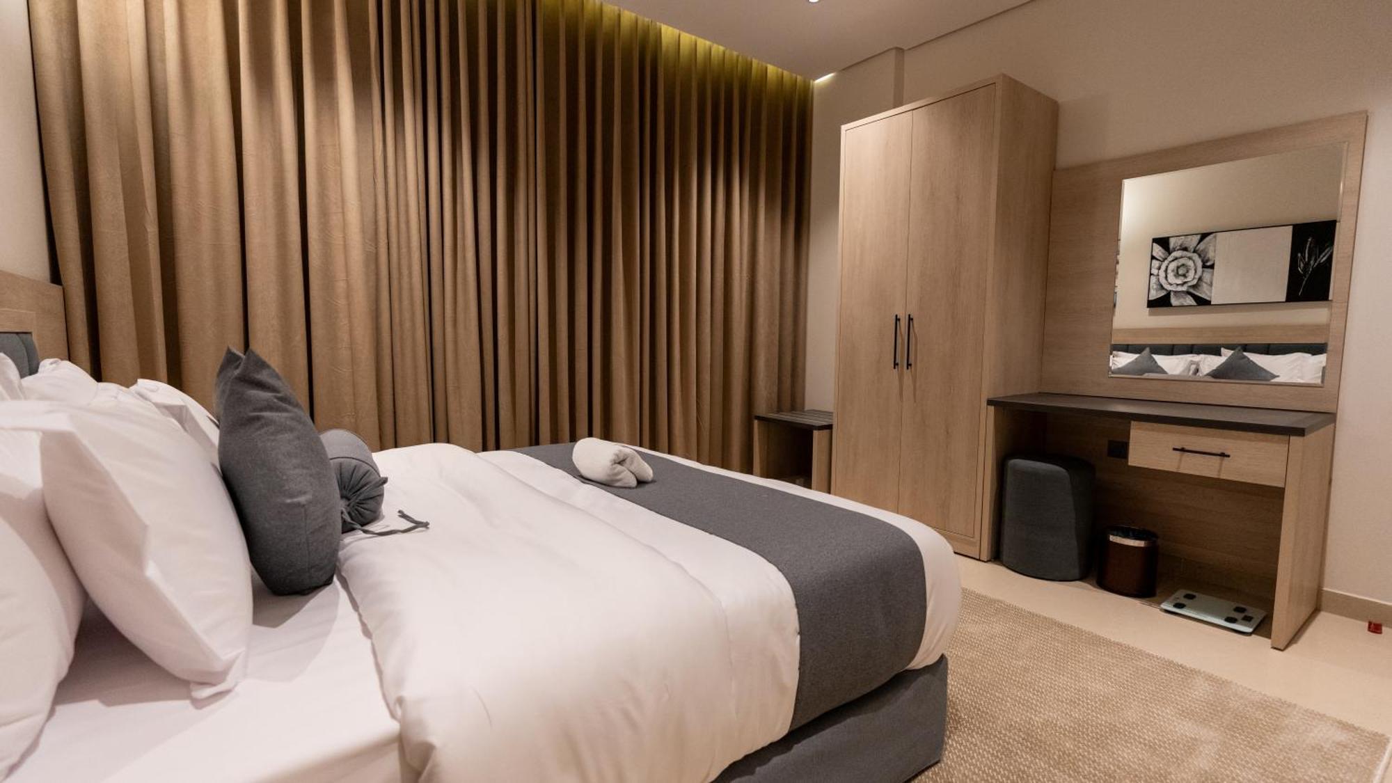 Brzeen Hotel Рияд Екстериор снимка