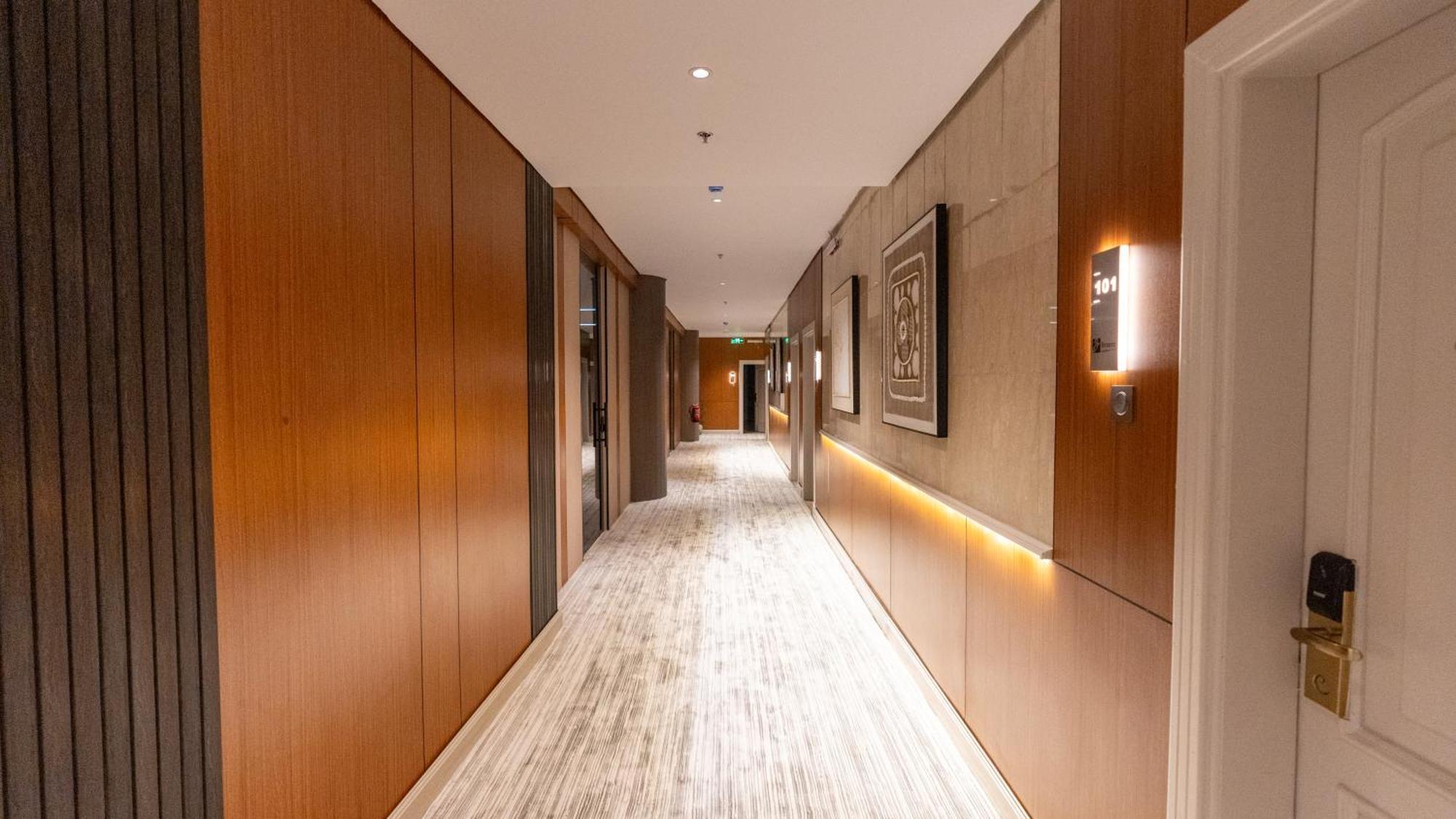 Brzeen Hotel Рияд Екстериор снимка