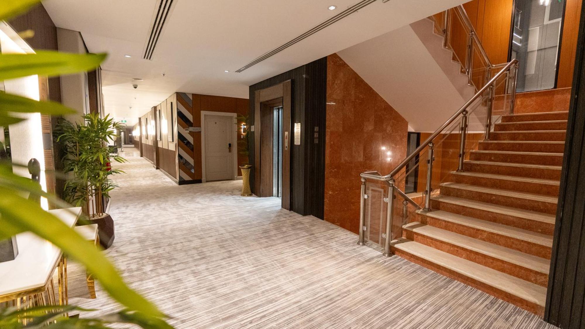 Brzeen Hotel Рияд Екстериор снимка