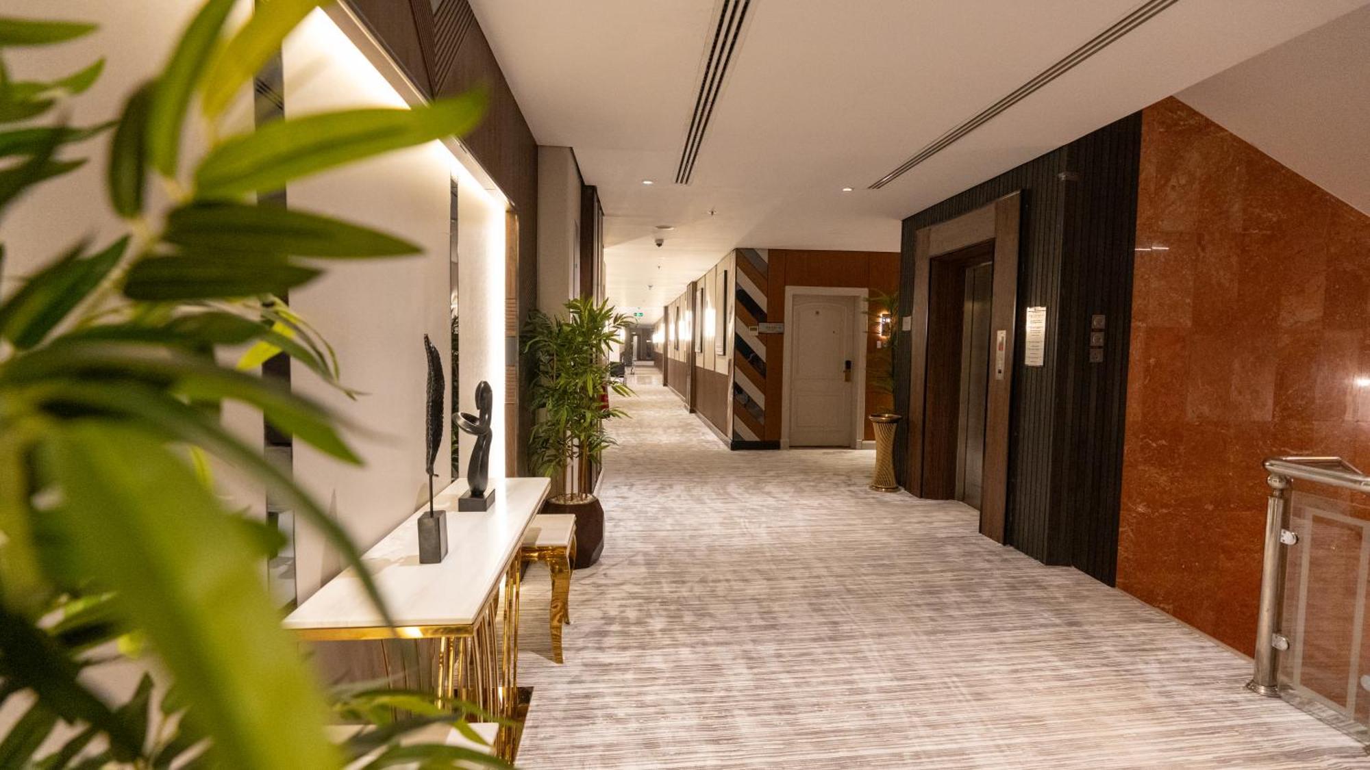 Brzeen Hotel Рияд Екстериор снимка