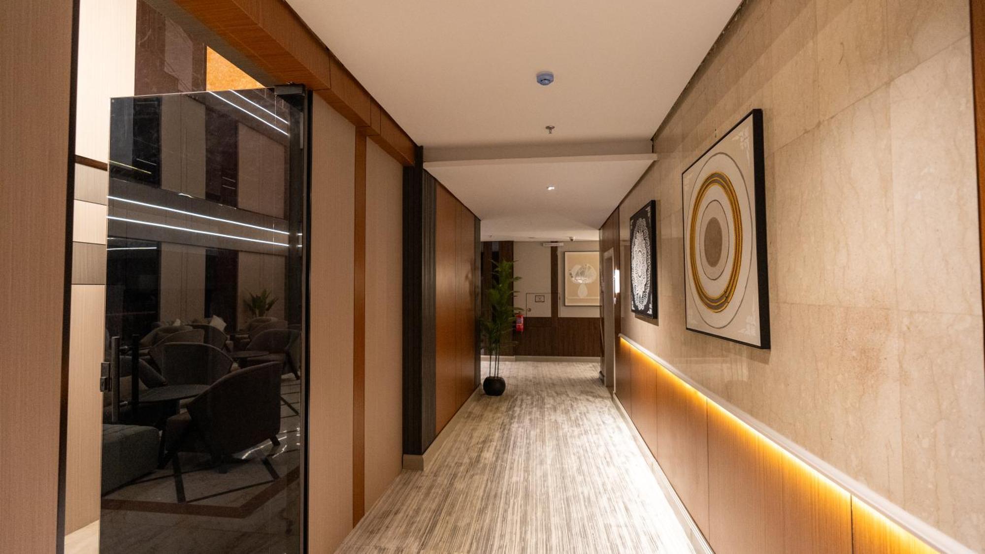 Brzeen Hotel Рияд Екстериор снимка