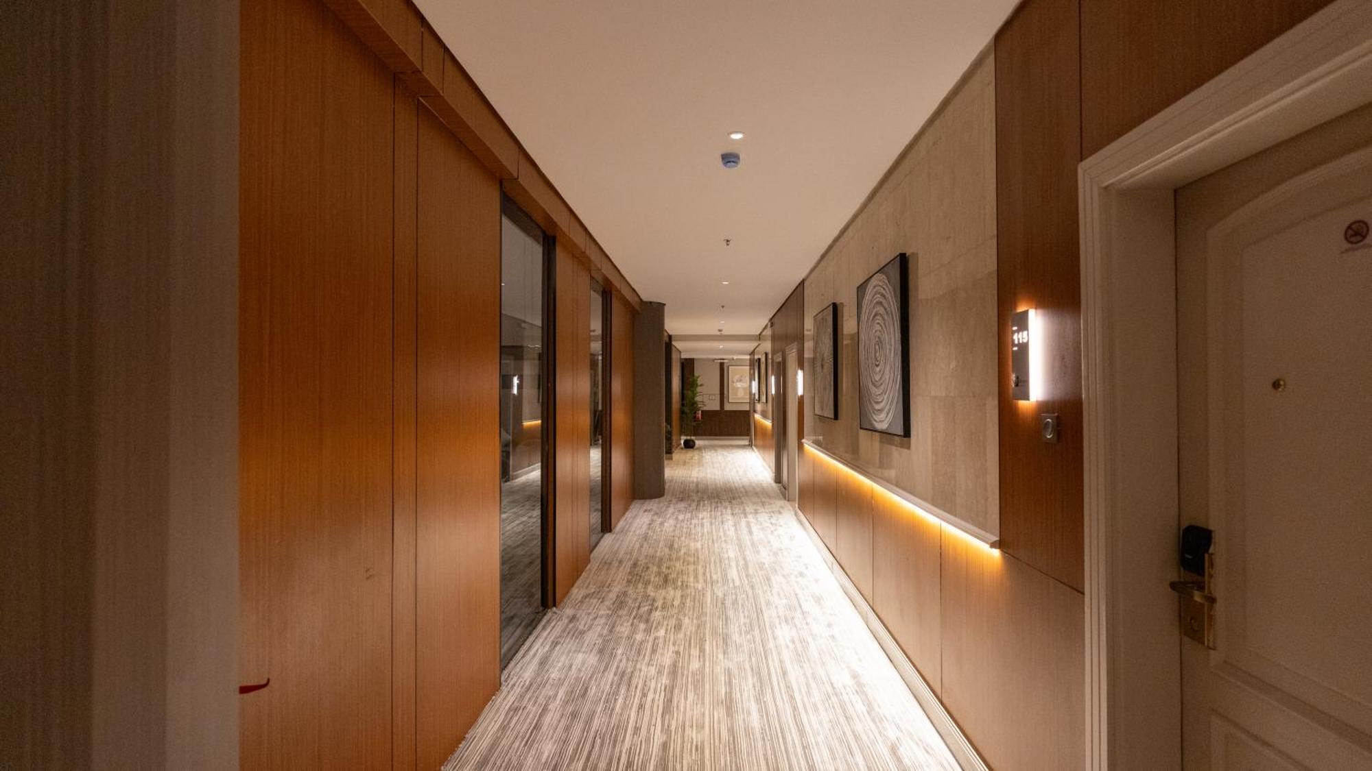 Brzeen Hotel Рияд Екстериор снимка