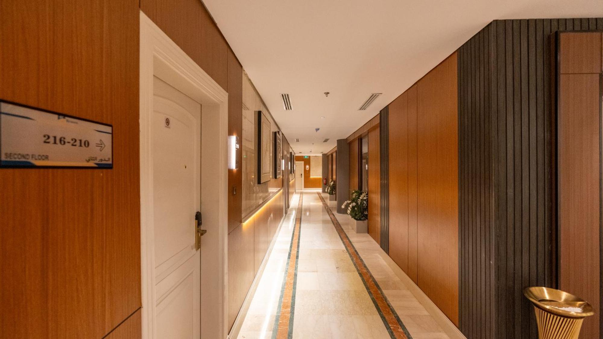 Brzeen Hotel Рияд Екстериор снимка