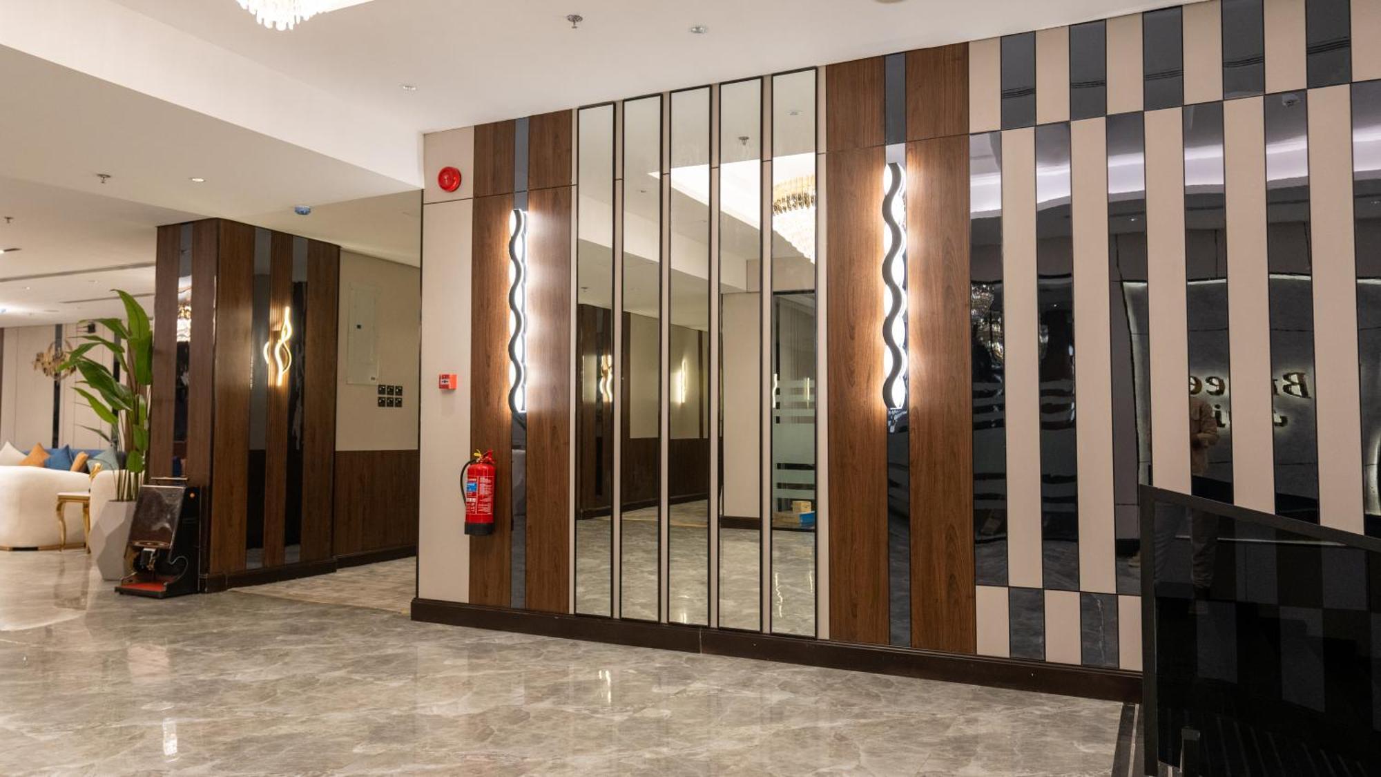 Brzeen Hotel Рияд Екстериор снимка